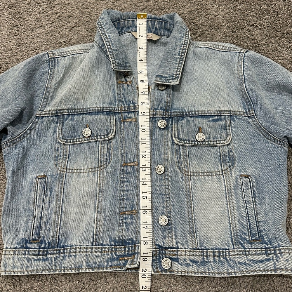 Light Blue Denim Cropped Jean Jacket - Picture 5 of 10